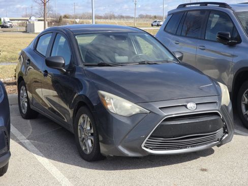 Used 2016 Scion iA Base image 2