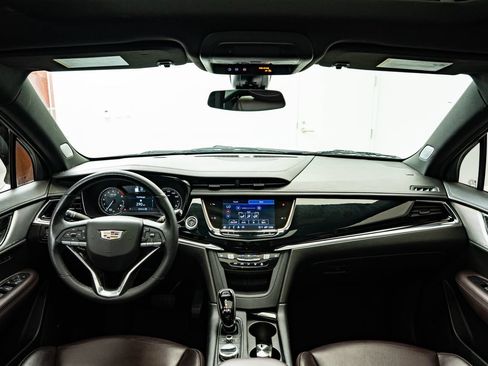 Used 2022 Cadillac XT6 Premium Luxury w/ LPO, Floor Liner Package AWD/4WD image 4