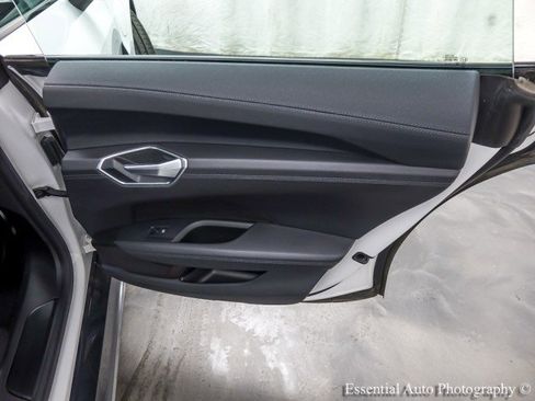 Used 2022 Audi e-tron GT Premium Plus image 27