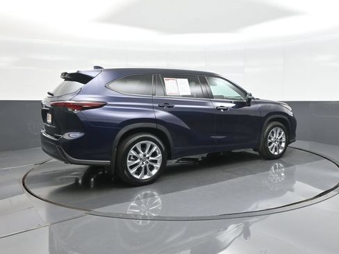Certified 2026 Toyota Highlander Limited AWD/4WD image 7