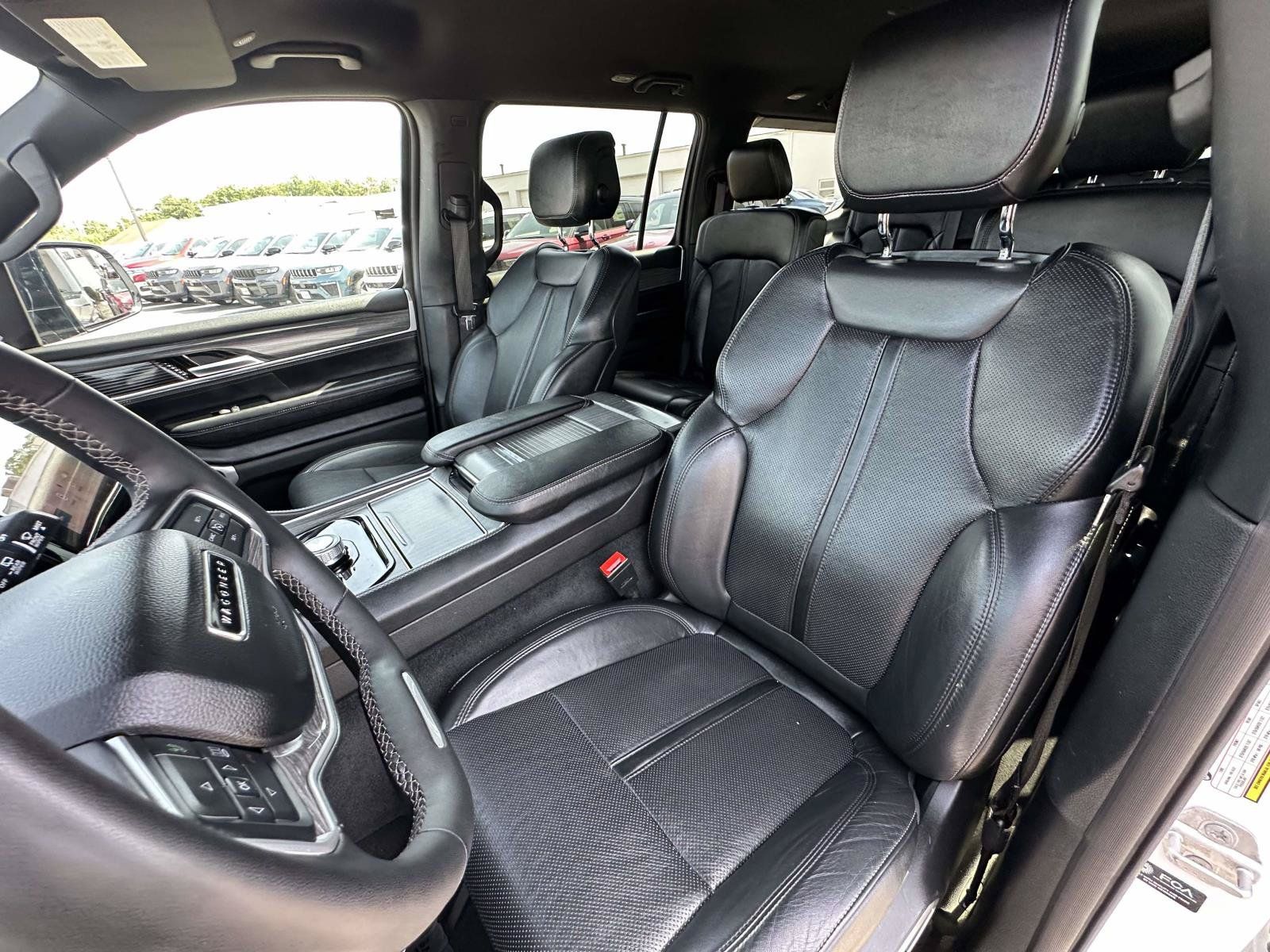 Used 2024 Jeep Wagoneer Series II AWD/4WD image 26