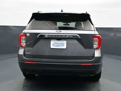 Used 2021 Ford Explorer XLT RWD image 6