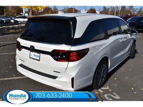 New 2026 Honda Odyssey Touring image 10