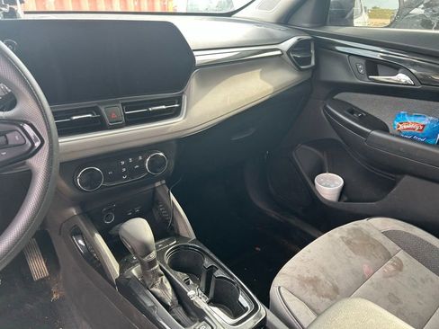 Used 2025 Chevrolet TrailBlazer LS w/ LS Convenience Package FWD image 5
