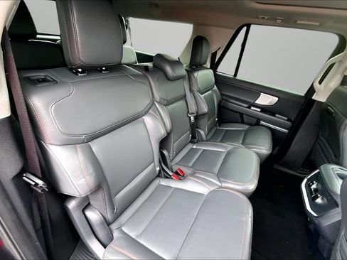 Used 2025 Ford Expedition Max Active AWD/4WD image 17