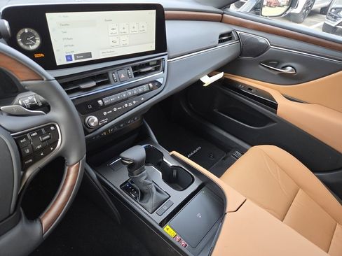 New 2025 Lexus ES 350 Ultra Luxury image 39