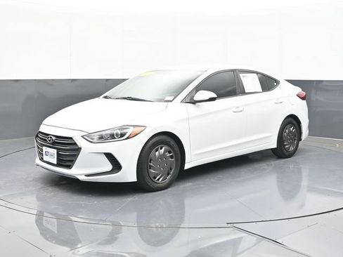 Used 2018 Hyundai Elantra SE FWD image 4