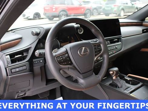 Used 2024 Lexus ES 350 w/ Premium Package FWD image 2