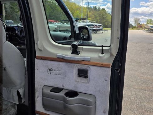 Used 1999 Ford E-150 and Econoline 150 RWD image 15