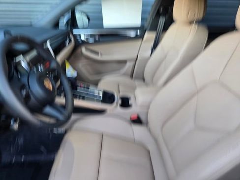 Used 2026 Porsche Macan image 27