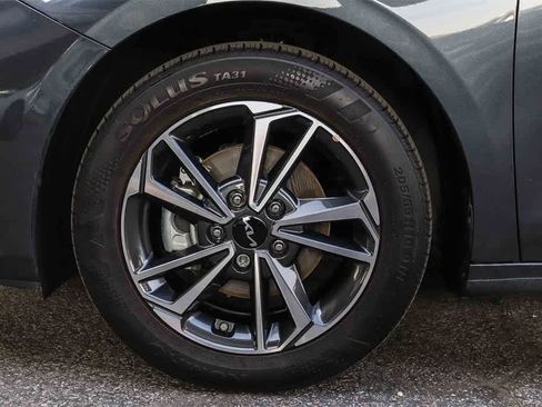 Used 2023 Kia Forte LXS image 11