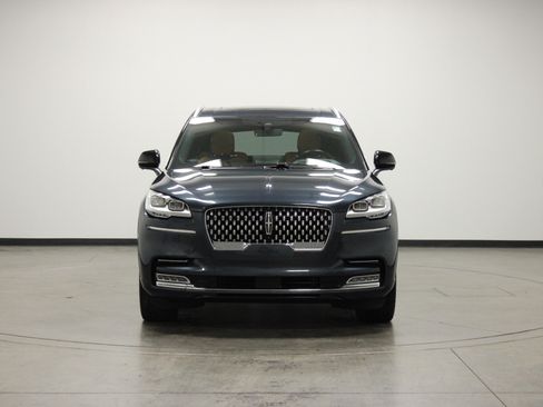 Used 2023 Lincoln Aviator Black Label w/ Class IV Trailer Tow Package image 3