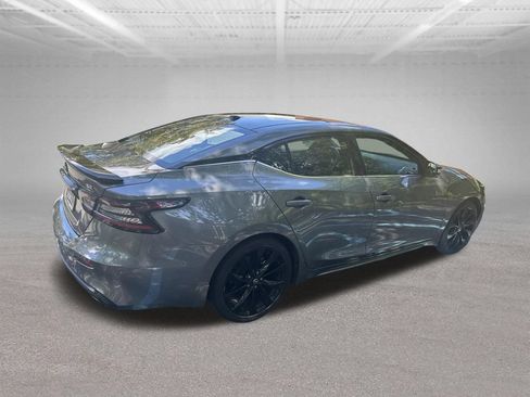 Used 2023 Nissan Maxima SR w/ Sport Mat Group FWD image 3