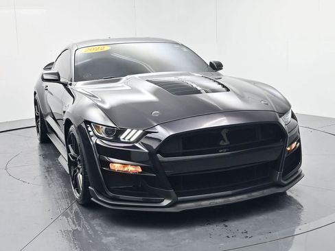 Used 2022 Ford Mustang Shelby GT500 w/ Technology Package RWD image 2