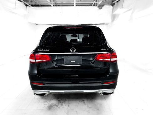 Used 2018 Mercedes-Benz GLC 300 4MATIC w/ Premium Package image 5