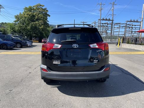 Used 2015 Toyota RAV4 XLE AWD/4WD image 4