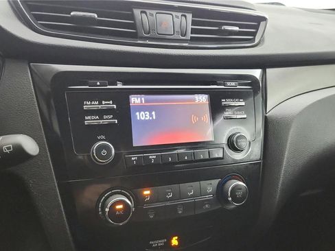 Used 2018 Nissan Rogue Sport S image 24