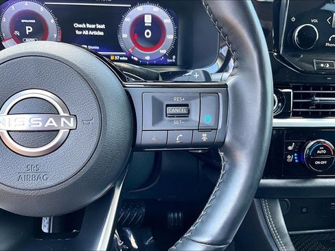 Used 2024 Nissan Pathfinder Platinum AWD/4WD image 19