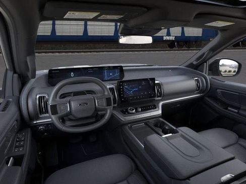 New 2026 Ford Expedition Platinum image 39
