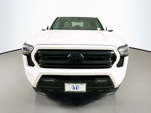 Used 2025 Toyota Tacoma SR5 image 2