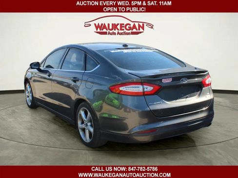 Used 2016 Ford Fusion SE w/ Equipment Group 201A FWD image 4