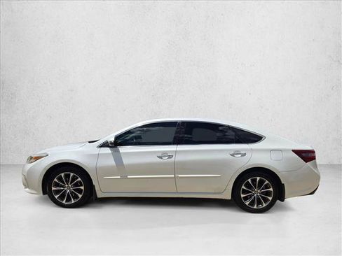 Used 2016 Toyota Avalon XLE Premium FWD image 9