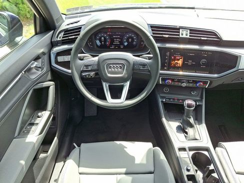 New 2025 Audi Q3 2.0T Premium image 10