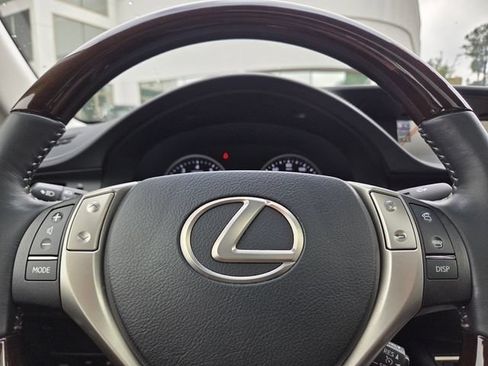 Used 2014 Lexus ES 350 w/ Luxury Package FWD image 32