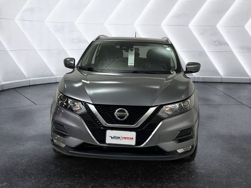 Used 2022 Nissan Rogue Sport SV image 2