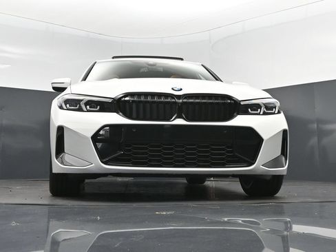 New 2026 BMW 330i Sedan w/ M Sport Package RWD image 45