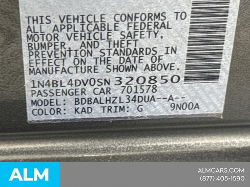Used 2025 Nissan Altima 2.5 SV FWD image 33