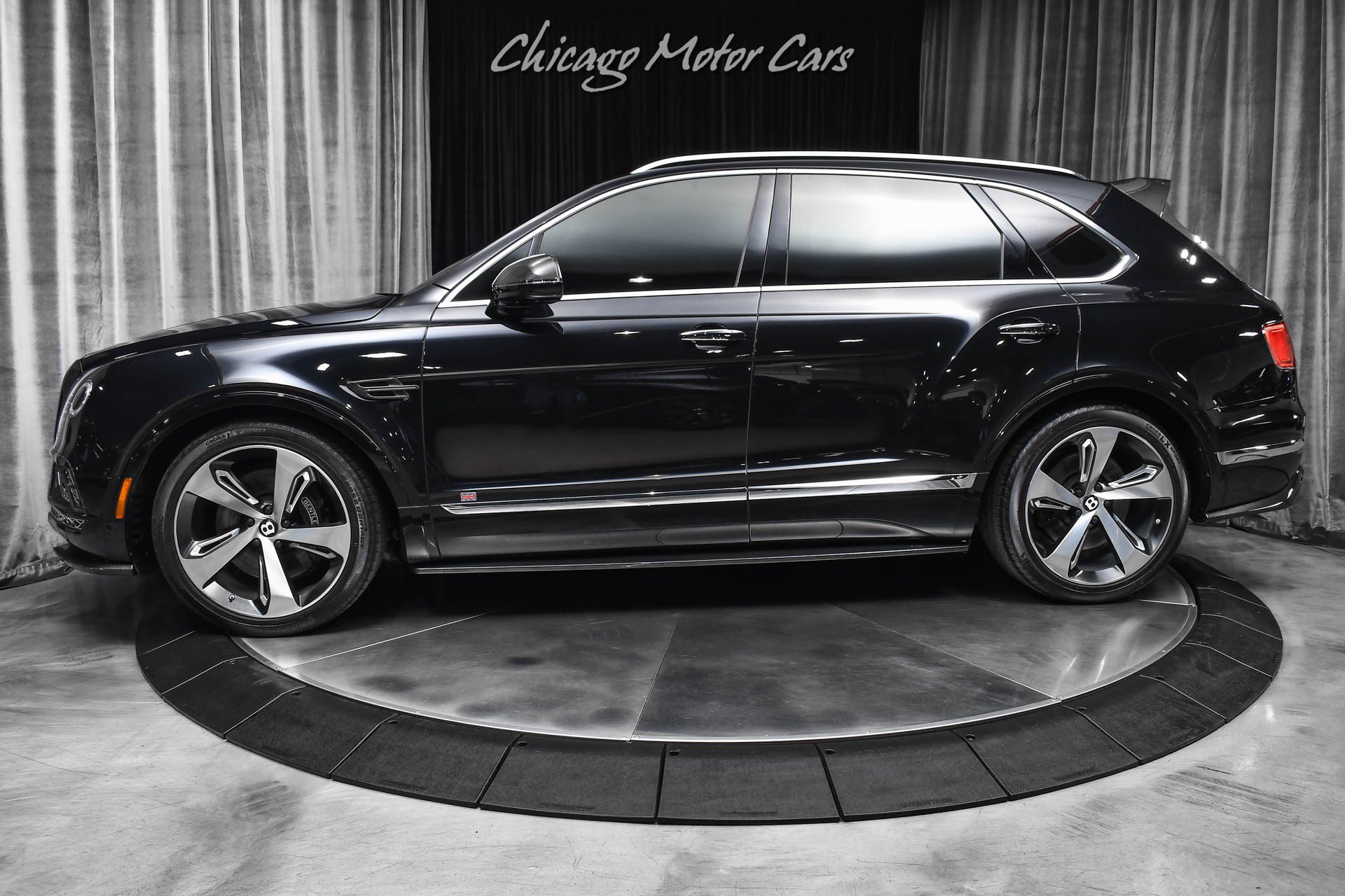 Used 2017 Bentley Bentayga AWD/4WD image 1