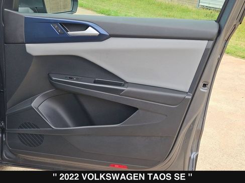 Used 2022 Volkswagen Taos SE FWD image 31