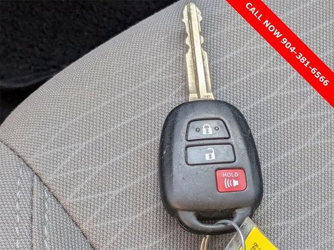 Used 2016 Toyota Tacoma SR image 27