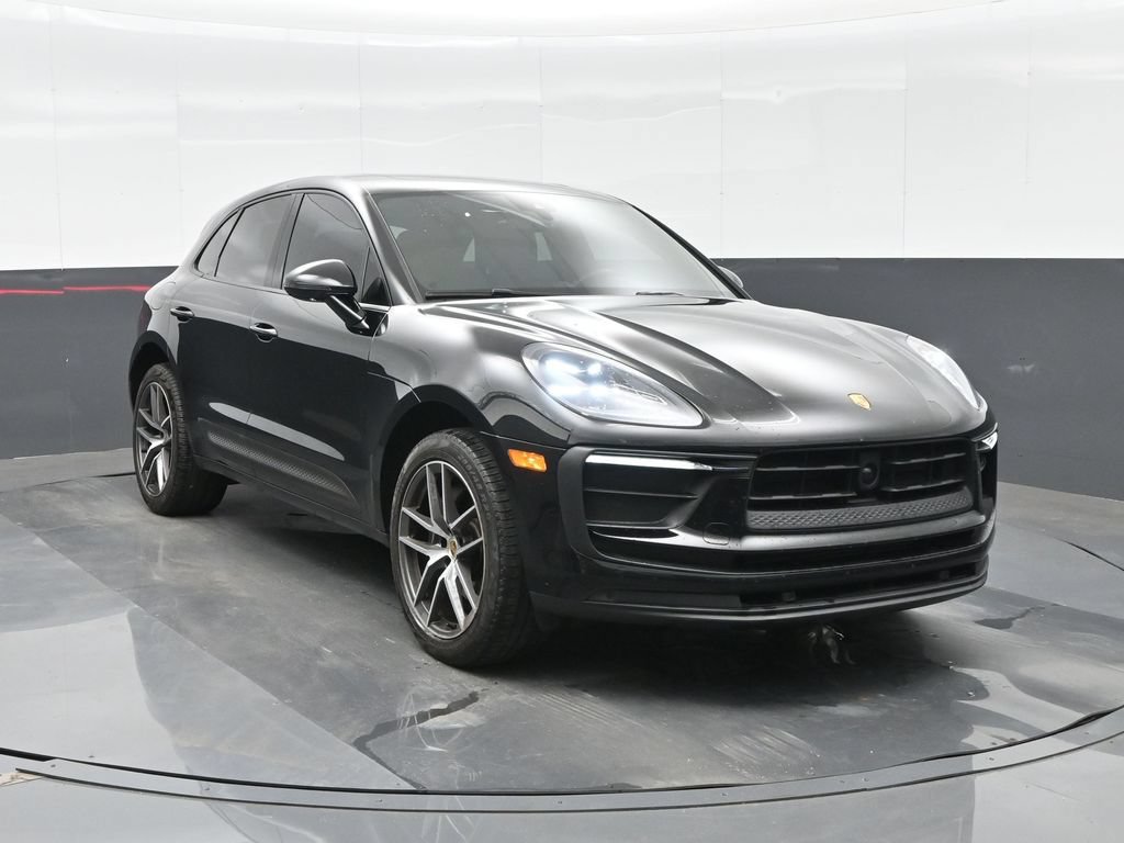 Certified 2023 Porsche Macan AWD/4WD image 11