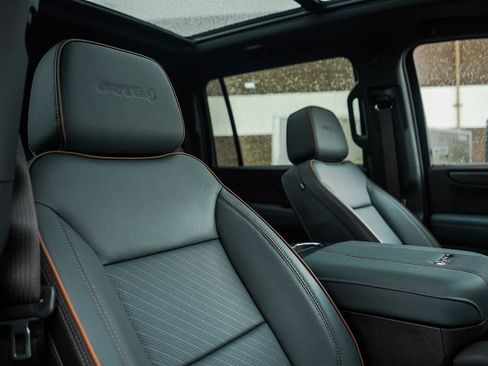 New 2026 GMC Yukon XL AT4 w/ AT4 Premium Package image 12