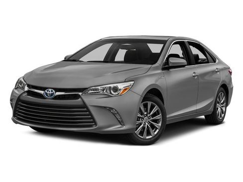Used 2017 Toyota Camry XLE FWD image 2