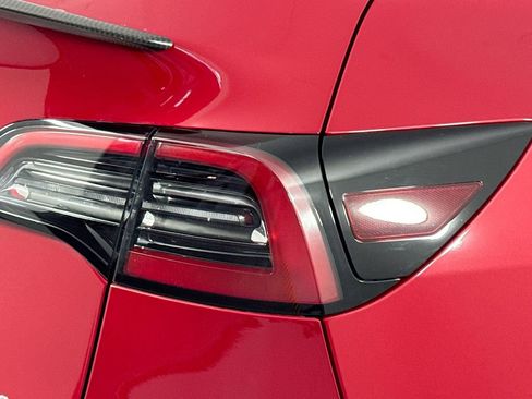 Used 2021 Tesla Model Y Performance image 34