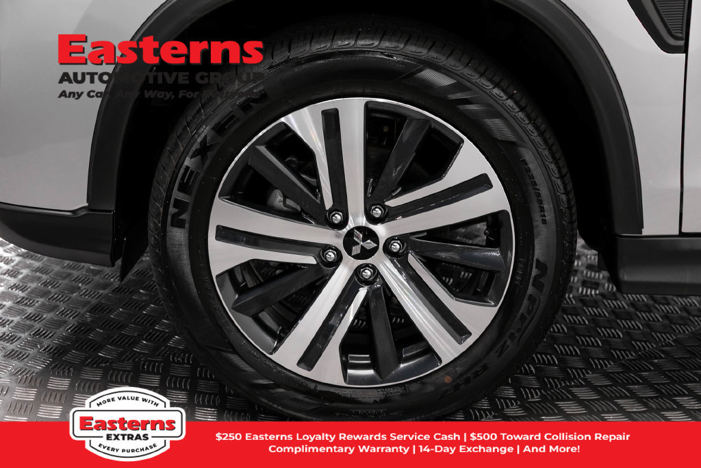 Used 2025 Mitsubishi Outlander Sport SE AWD/4WD image 32