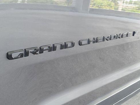 Certified 2023 Jeep Grand Cherokee L Laredo AWD/4WD image 5