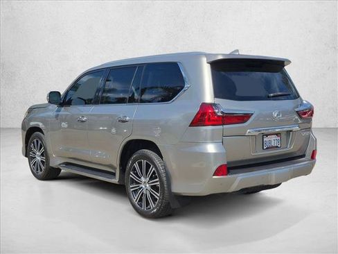 Used 2021 Lexus LX 570 4WD w/ Luxury Package image 8