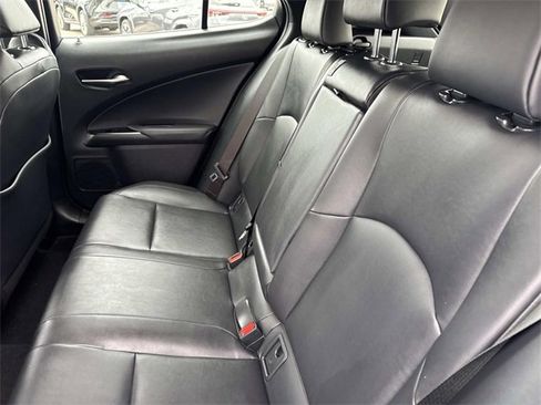 Certified 2022 Lexus UX 200 w/ Accessory Package (Z2) image 12