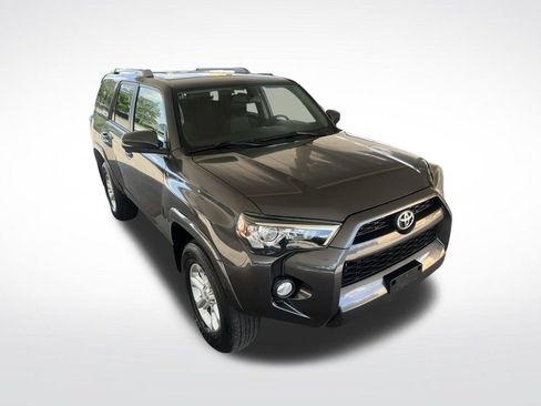 Used 2018 Toyota 4Runner SR5 Premium AWD/4WD image 36
