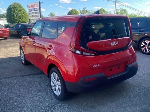 Used 2022 Kia Soul LX FWD image 5