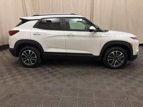 Used 2025 Chevrolet TrailBlazer LT image 4