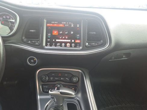 Used 2015 Dodge Challenger R/T Scat Pack w/ Leather Interior Group RWD image 21
