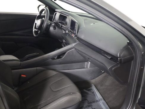 Used 2025 Hyundai Elantra Sport FWD image 21