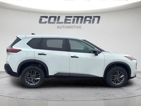 Used 2023 Nissan Rogue S image 8