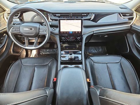 Used 2022 Jeep Grand Cherokee Limited 4xe w/ Luxury Tech Group II image 16