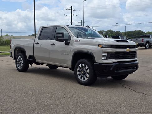New 2026 Chevrolet Silverado 2500 Custom AWD/4WD image 3